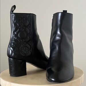 Louis Vuitton Black Leather Ankle Booties